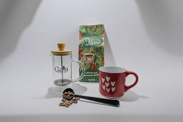 Kit Prensa Francesa + Cuchara De Acero + Taza + Café